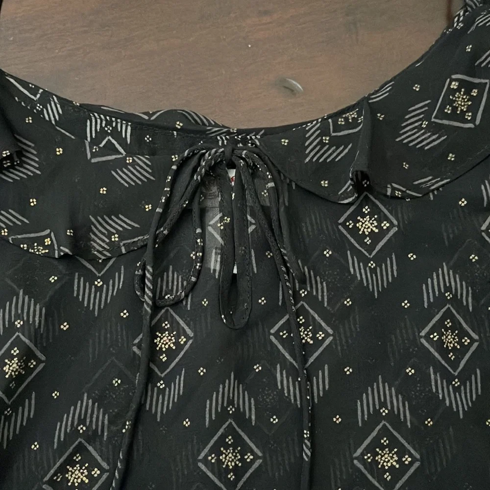 Patterned Top - Picture 4 of 5